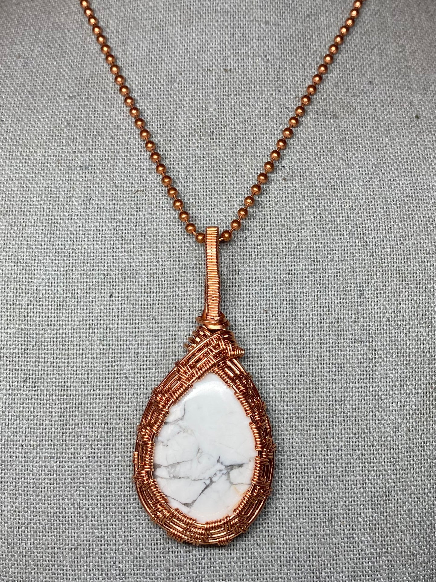 Howlite Framed Necklace